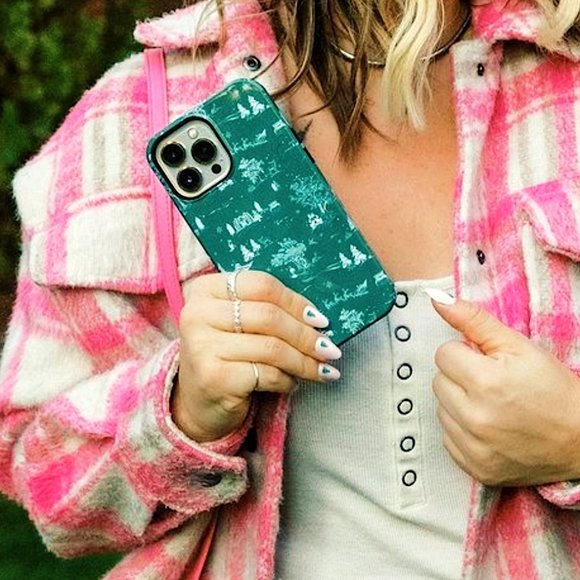 NWT Casely HOME FOR THE HOLIDAYS iPhone 15 Pro Max Phone Case - Picture 8 of 8